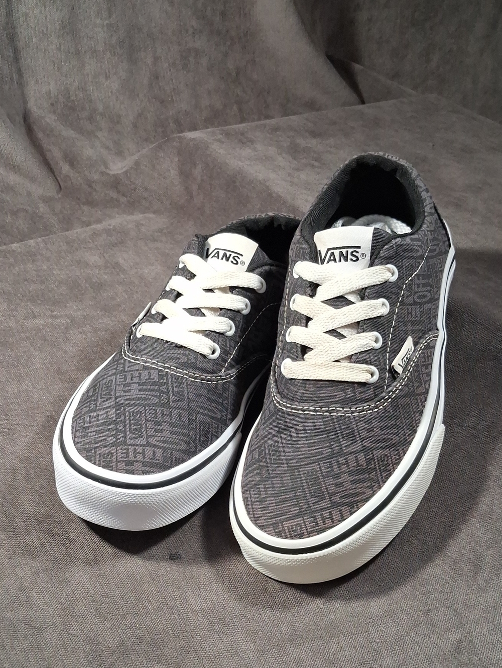 Vans Doheny OTW Repeat Logo Black and Grey Canvas Lace Up Sneakers VG- US 3